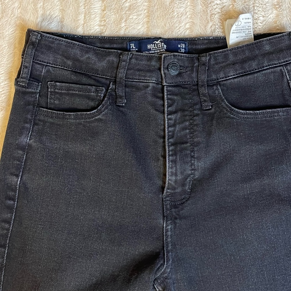 Hollister 7R women’s skinny ultra high rise black jeans